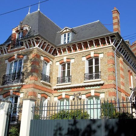 Gîte Disney Les Flolies du Bord de Marne Thorigny-sur-Marne Extérieur photo