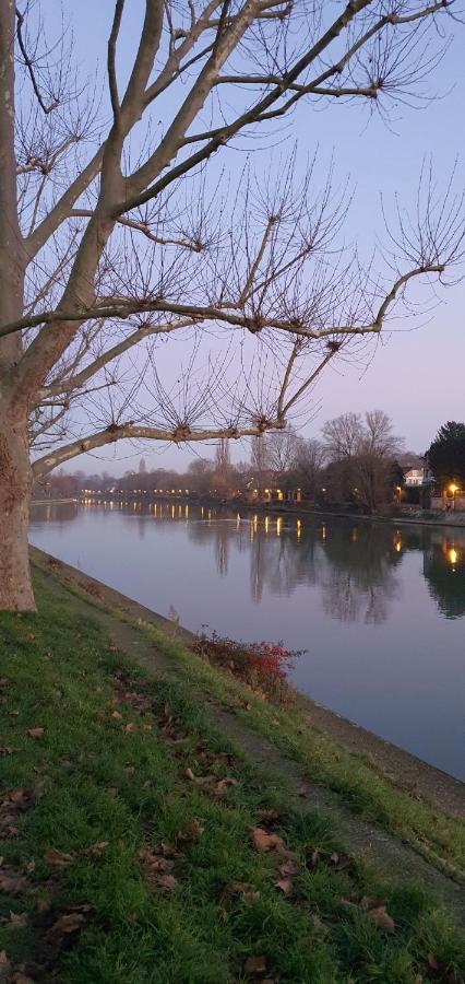 Gîte Disney Les Flolies du Bord de Marne Thorigny-sur-Marne Extérieur photo