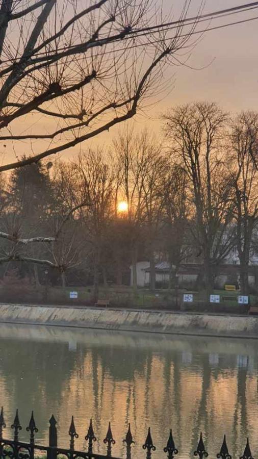 Gîte Disney Les Flolies du Bord de Marne Thorigny-sur-Marne Extérieur photo